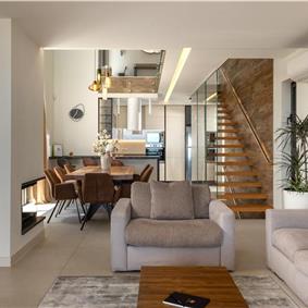 4 Bedroom Villa with Salt Water Pool, Private mini golf course and Rooftop Terrace near Opatija, Sleeps 8